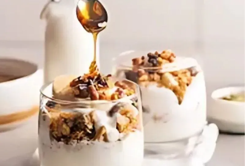 Iogurte com Granola e Mel