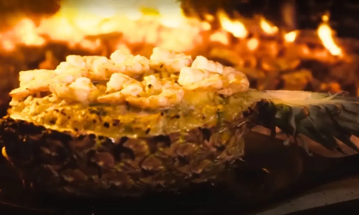 Arroz de Camarão com Abacaxi: A receita agridoce suculenta que fica pronta em uma panela só