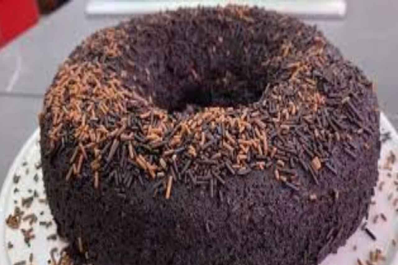 Bolo de Biscoito Recheado