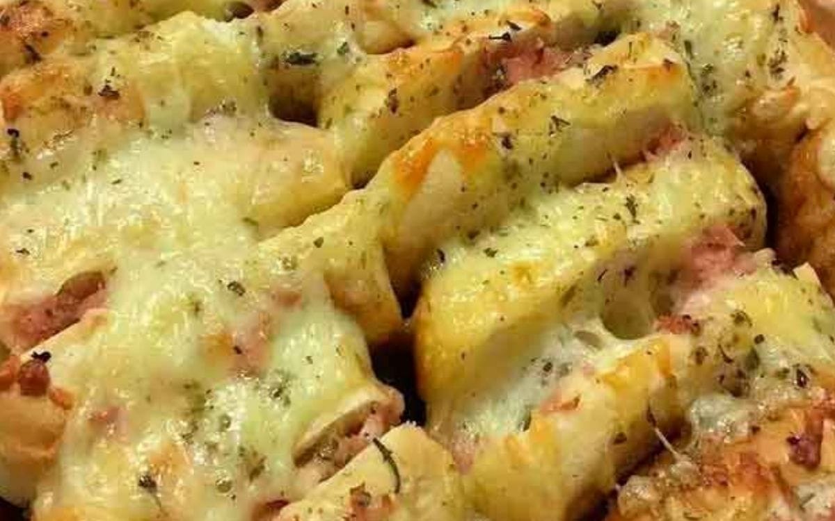 Lanche da noite com bisnaguinha